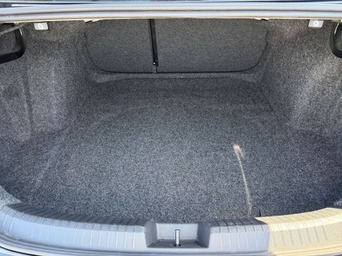 Used 2025 Volkswagen Jetta SE FWD image 32