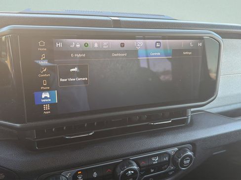 Used 2024 Jeep Wrangler Unlimited w/ Convenience Group image 24