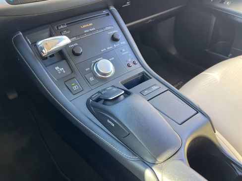 Used 2013 Lexus CT 200h image 19