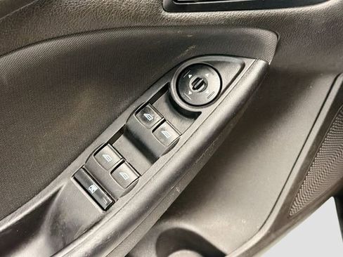 Used 2016 Ford Focus SE image 17