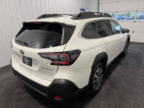 Used 2023 Subaru Outback Premium AWD/4WD image 3