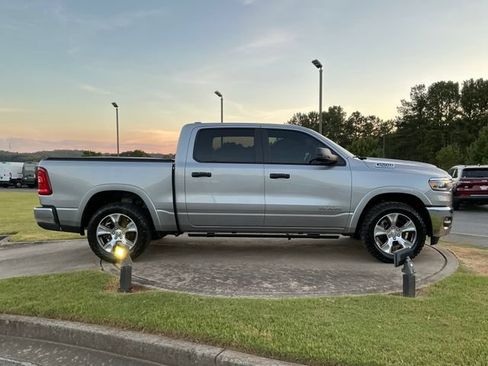 Used 2025 RAM 1500 Big Horn AWD/4WD image 8