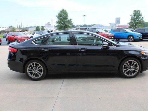 Used 2020 Ford Fusion Titanium FWD image 6