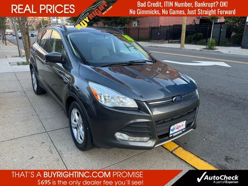 Used 2016 Ford Escape SE w/ Equipment Group 201A image 1