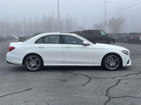 Used 2019 Mercedes-Benz E 300 4MATIC image 6