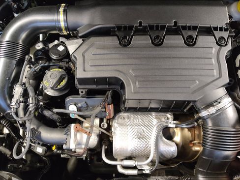 Used 2023 Jeep Renegade Latitude image 30