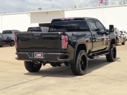 Used 2024 GMC Sierra 2500 AT4 AWD/4WD image 5