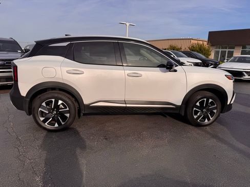 Used 2025 Nissan Kicks SR AWD/4WD image 6