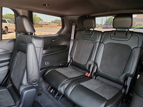 Used 2025 Jeep Grand Cherokee L Altitude AWD/4WD image 10