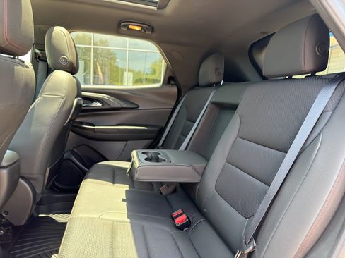 Used 2021 Chevrolet TrailBlazer RS w/ Sun and Liftgate Package FWD image 17