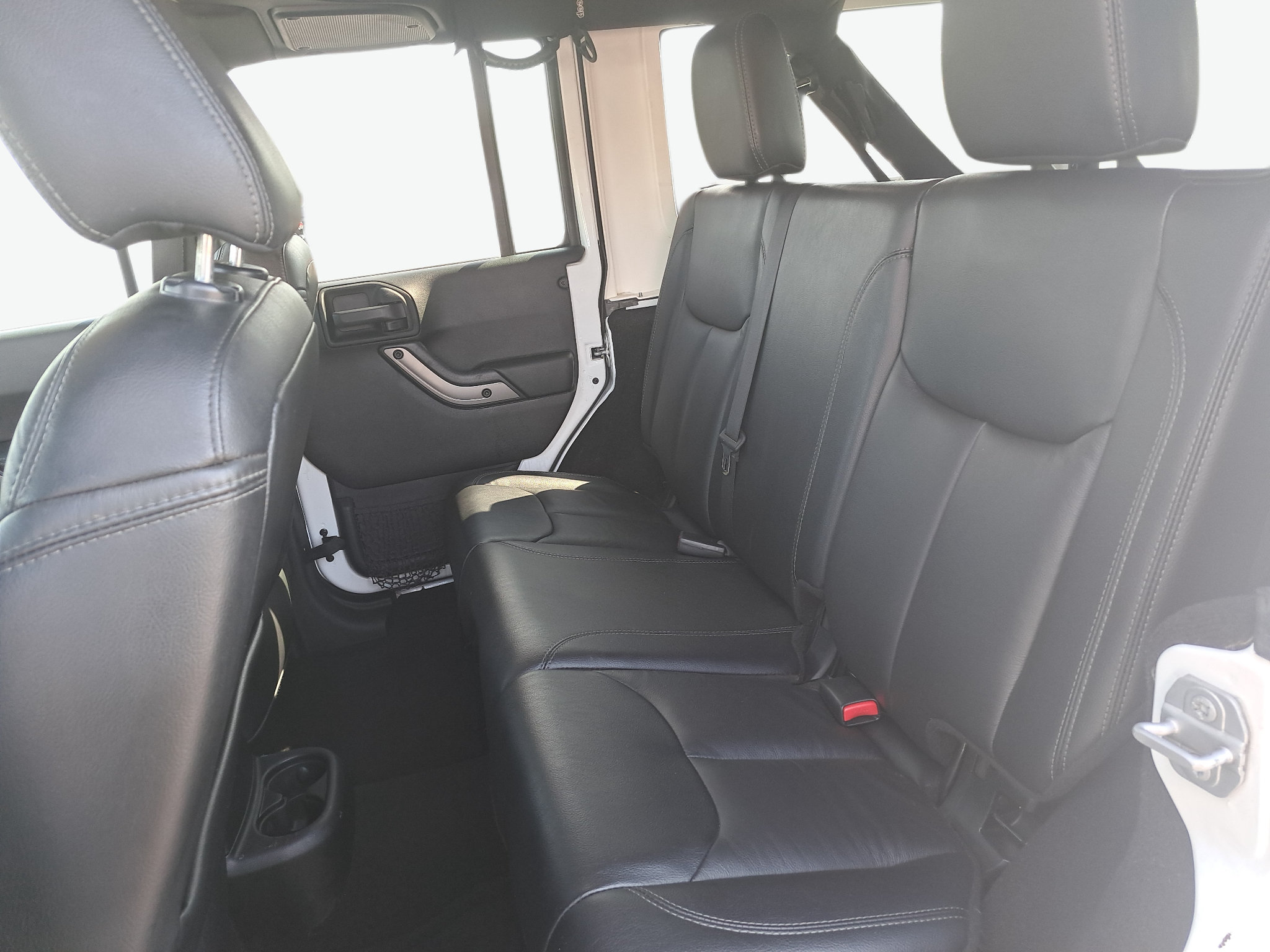 Used 2018 Jeep Wrangler Unlimited Sahara w/ Dual Top Group AWD/4WD image 14
