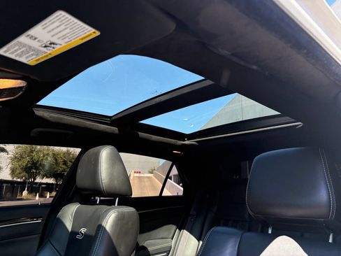 Used 2023 Chrysler 300 S RWD image 8