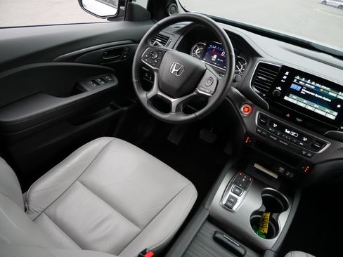 Used 2023 Honda Passport EX-L image 9