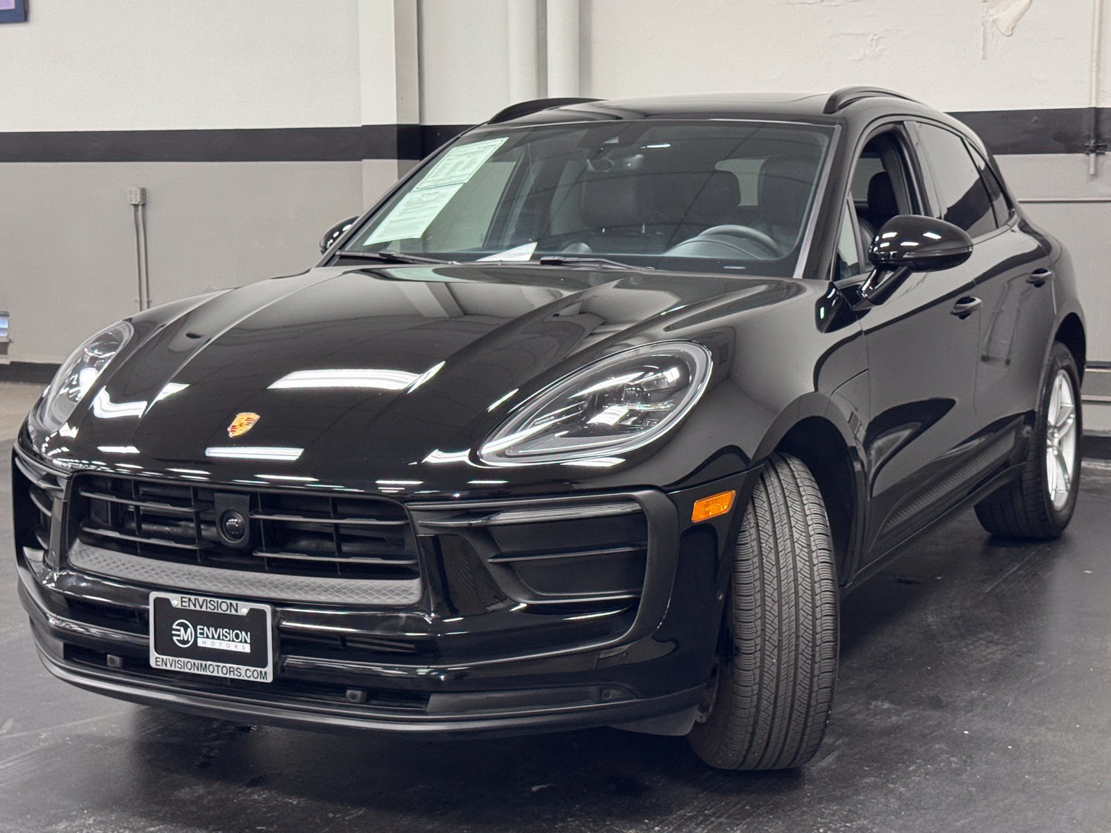 Used 2024 Porsche Macan AWD/4WD image 6