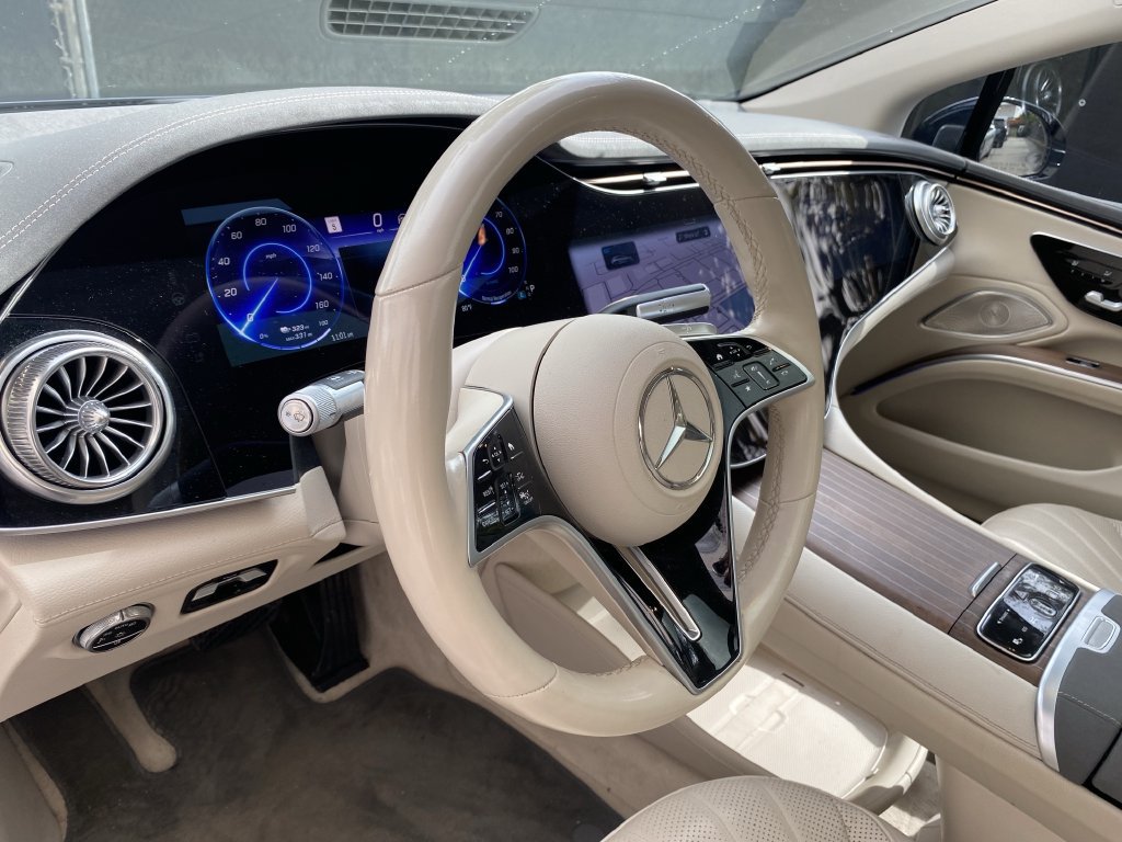 Certified 2022 Mercedes-Benz EQS 580 4MATIC Sedan image 3
