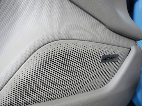 Used 2022 Porsche Taycan image 12