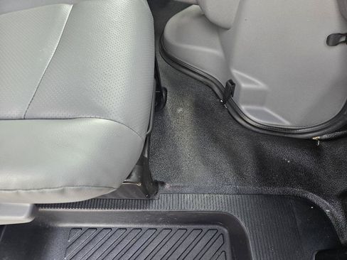 Used 2022 Ford E-450 and Econoline 450 Super Duty w/ Power Windows & Locks Group RWD image 33