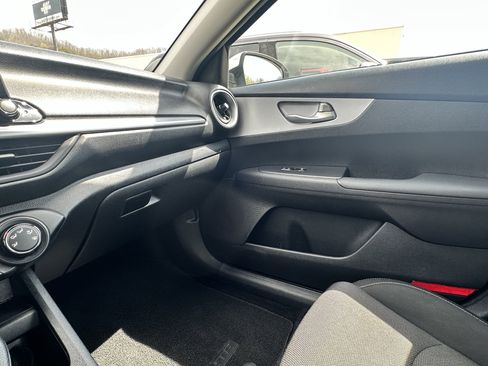 Used 2024 Kia Forte LX image 17