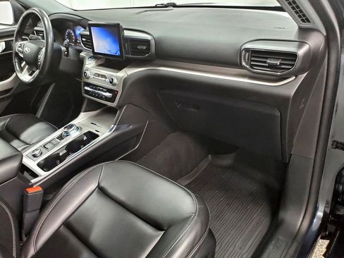 Used 2022 Ford Explorer XLT w/ Equipment Group 202A image 11