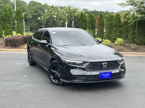 Used 2025 Honda Accord SE image 2