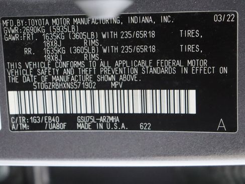 Used 2022 Toyota Highlander XLE AWD/4WD image 45