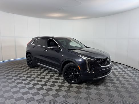 Used 2022 Cadillac XT4 Premium Luxury w/ Technology Package AWD/4WD image 1