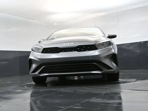 Used 2023 Kia Forte LXS w/ LXS Technology Package FWD image 19