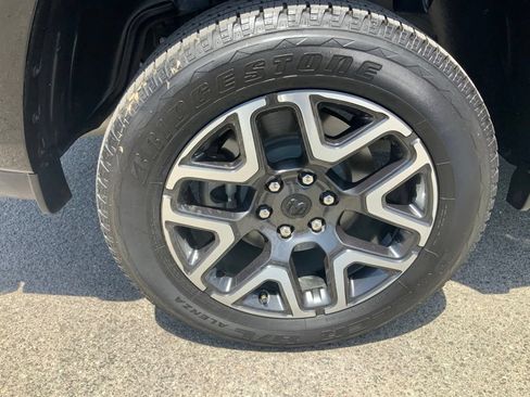 Used 2025 RAM 1500 Laramie w/ Sport Appearance Package AWD/4WD image 10