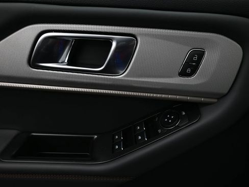 New 2026 Ford Explorer Active w/ Active Comfort Package image 18