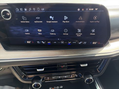 Used 2025 Chevrolet Tahoe High Country AWD/4WD image 27