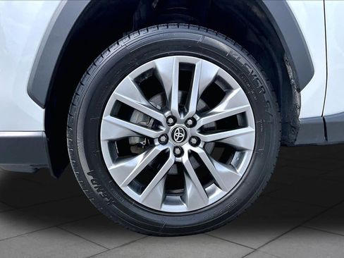 Used 2023 Toyota RAV4 XLE Premium FWD image 11