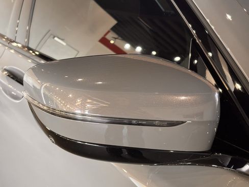 Used 2022 BMW 750i xDrive w/ Executive Package image 18