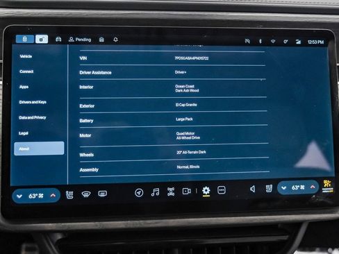 Used 2023 Rivian R1S Adventure image 30