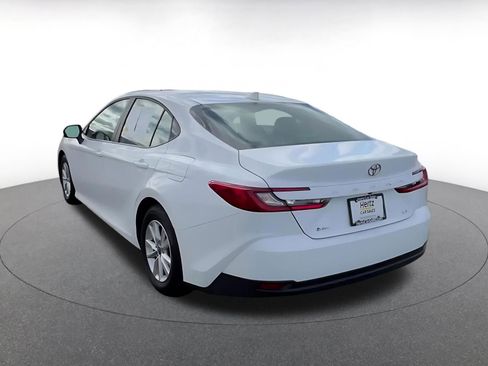Used 2025 Toyota Camry LE image 12