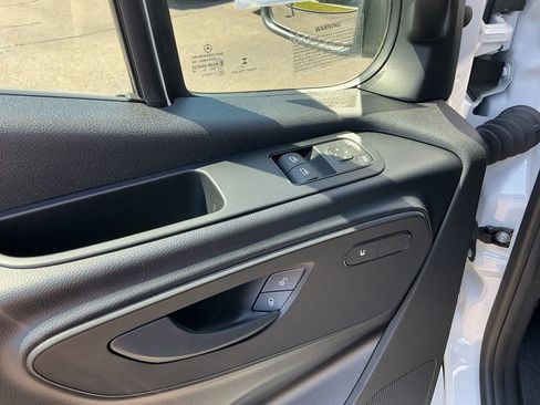 Used 2025 Mercedes-Benz Sprinter 4500 image 17