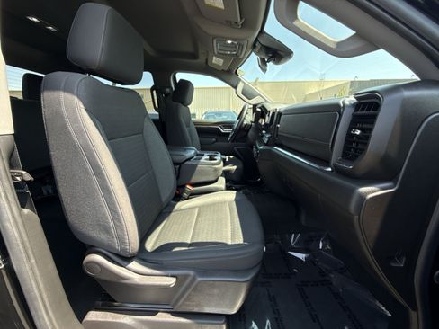 Used 2025 Chevrolet Silverado 1500 LT AWD/4WD image 28