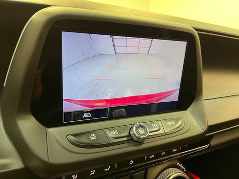 Used 2021 Chevrolet Camaro LT w/ Technology Package RWD image 23