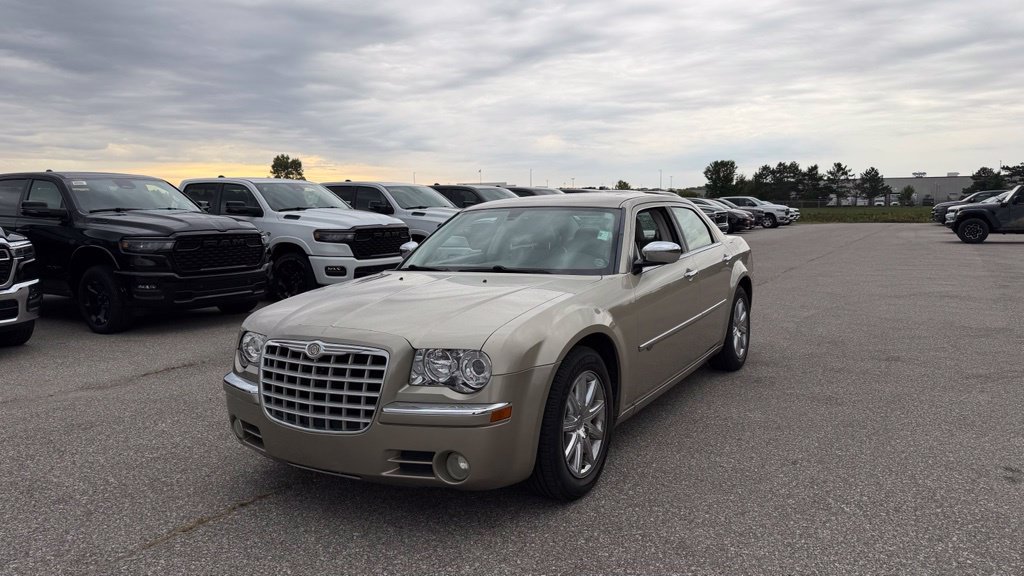 Used 2009 Chrysler 300 C RWD image 3