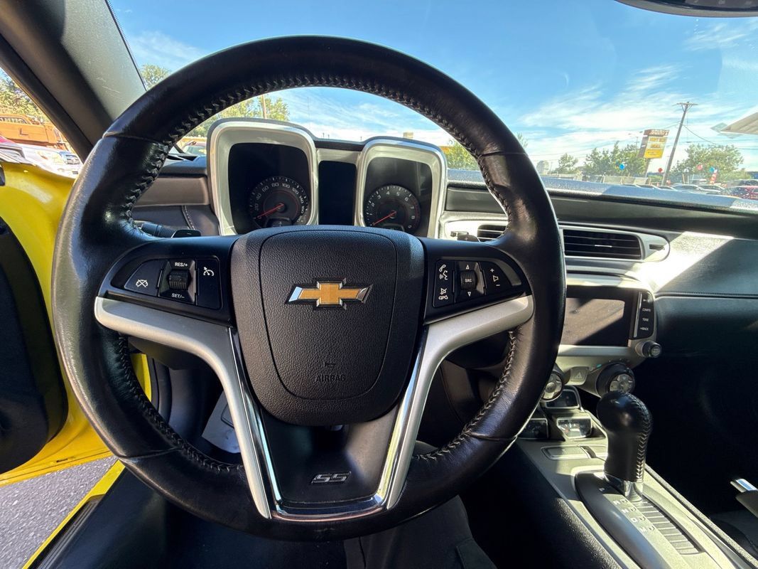 Used 2015 Chevrolet Camaro SS RWD image 30