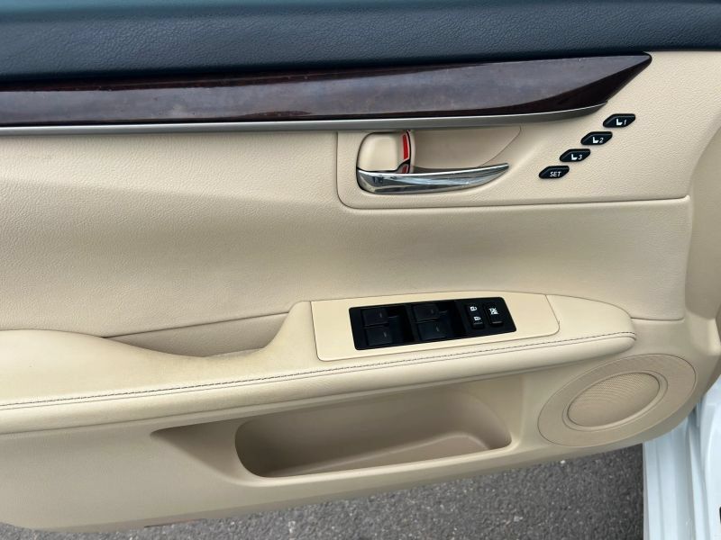 Used 2013 Lexus ES 350 w/ Premium Pkg FWD image 20