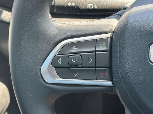 Used 2023 Jeep Compass Latitude AWD/4WD image 21