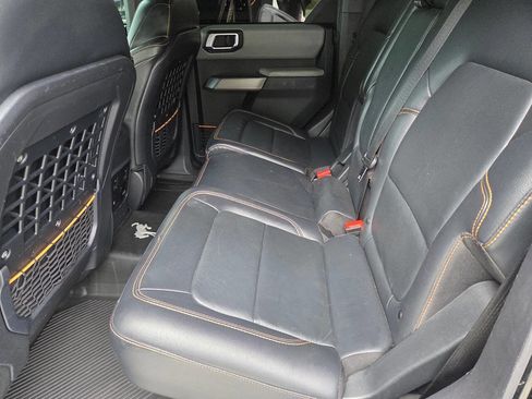 Used 2023 Ford Bronco Badlands image 13