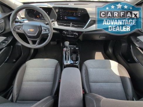 Certified 2025 Chevrolet Trax LT image 5
