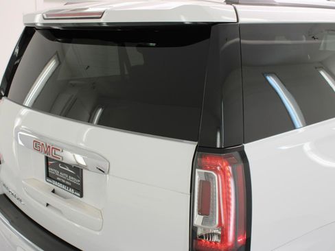 Used 2020 GMC Yukon XL Denali w/ Denali Ultimate Package image 19