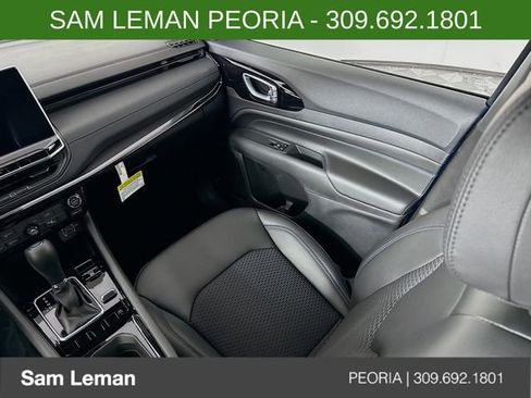 New 2026 Jeep Compass Latitude image 19