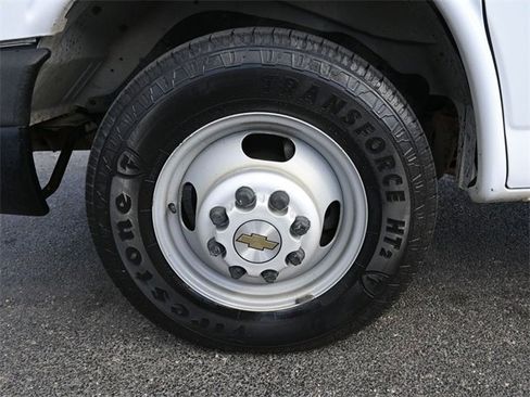 Used 2016 Chevrolet Express 3500 image 39