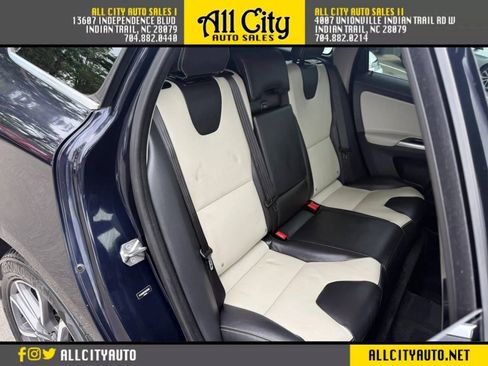 Used 2017 Volvo XC60 T6 Dynamic w/ Preferred Option Package AWD/4WD image 17
