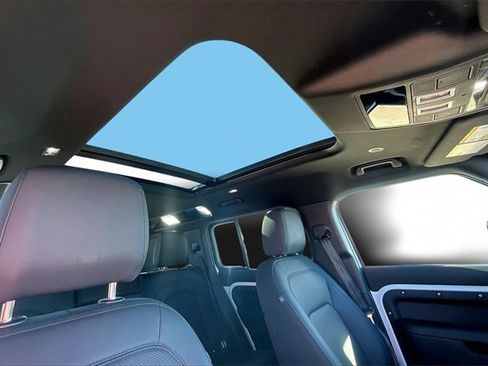 Used 2025 Land Rover Defender 110 S image 17