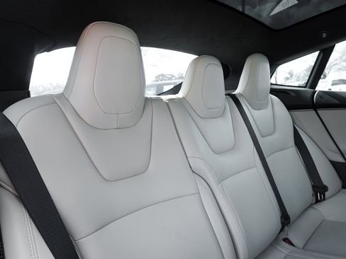 Used 2021 Tesla Model S Performance image 33