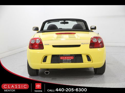 Used 2003 Toyota MR2 RWD image 18